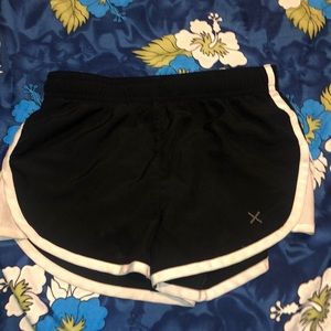 I’m selling very nice athletic shorts 🙂🥰